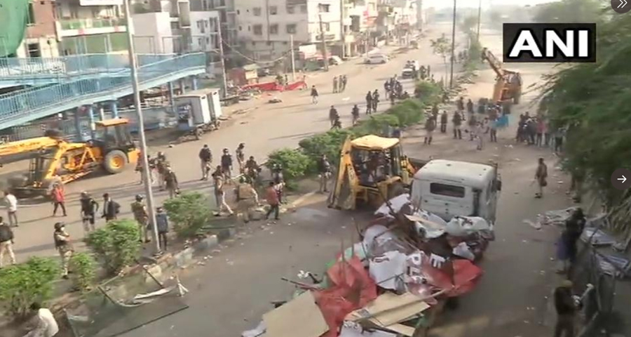 Violent dispersal of Indian authorities against Shaheen Bagh protestors on March 2020. The said protest camp was led by Muslim community to fight the controversial Citizenship Amendment Act (CAA).